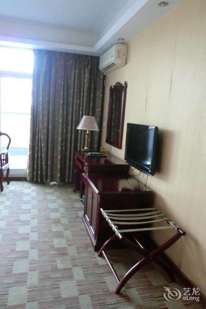 Huayu South City Hotel Wenjiang Exterior photo