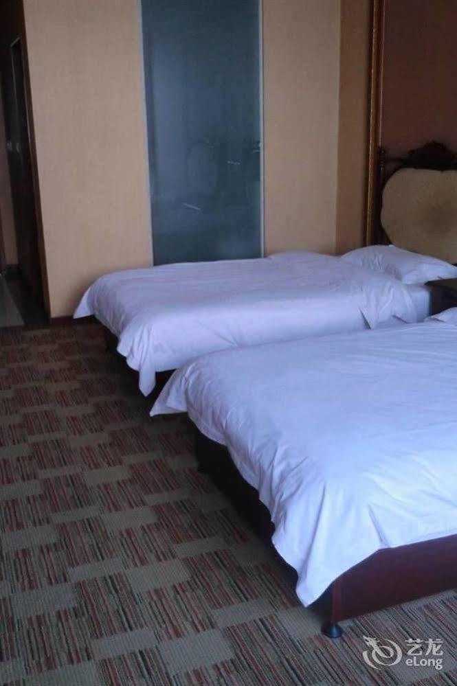 Huayu South City Hotel Wenjiang Exterior photo